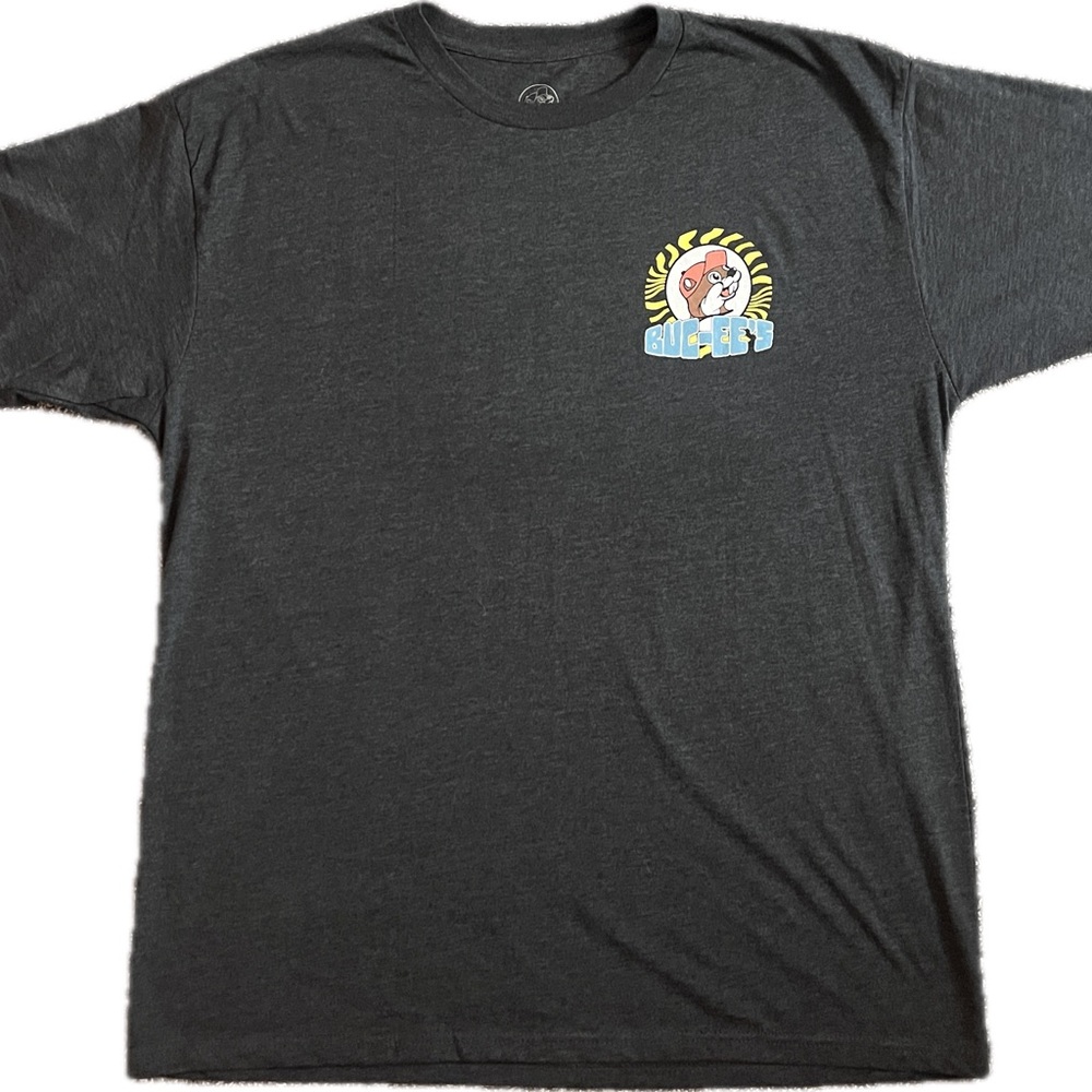 Buc-ee’s Gray Graphic T-Shirt with Colorful 80’s Beach Jeep Design, XL